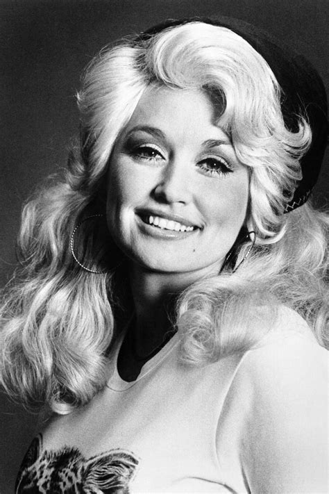 30 Amazing Photos of a Young Dolly Parton